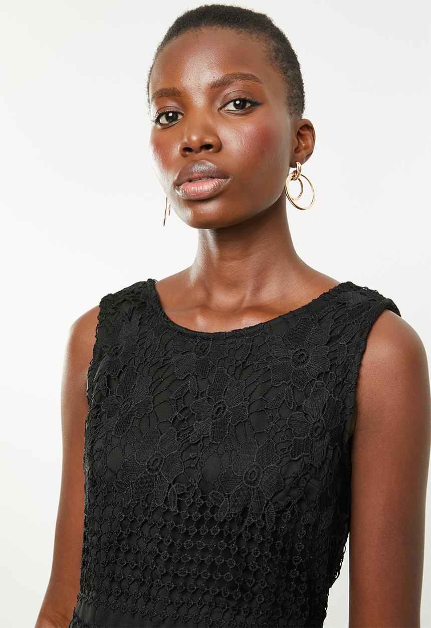 Revenge - Crochet lace shift dress - black