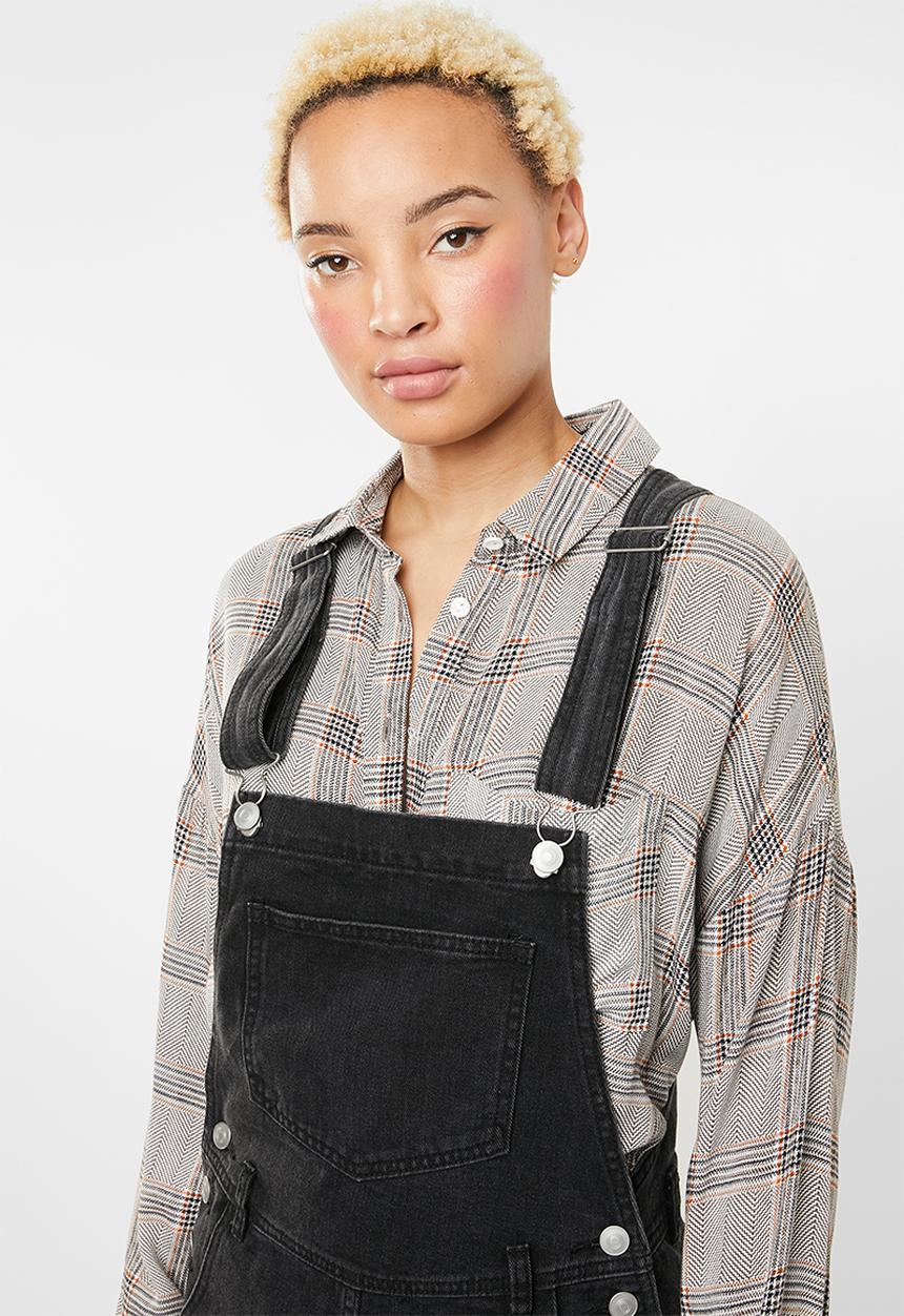 Supré  - Short pocket pinafore - black