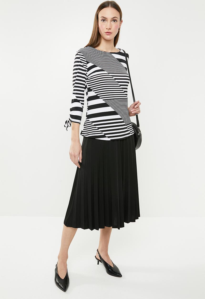 edit - 3/4 Sleeve shell top - black & white