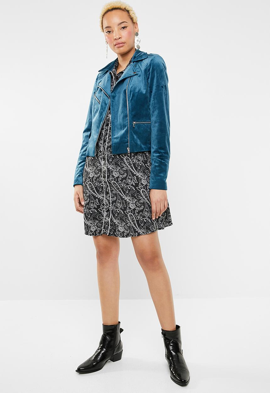 Vero Moda - Hazle velvet short jacket - blue