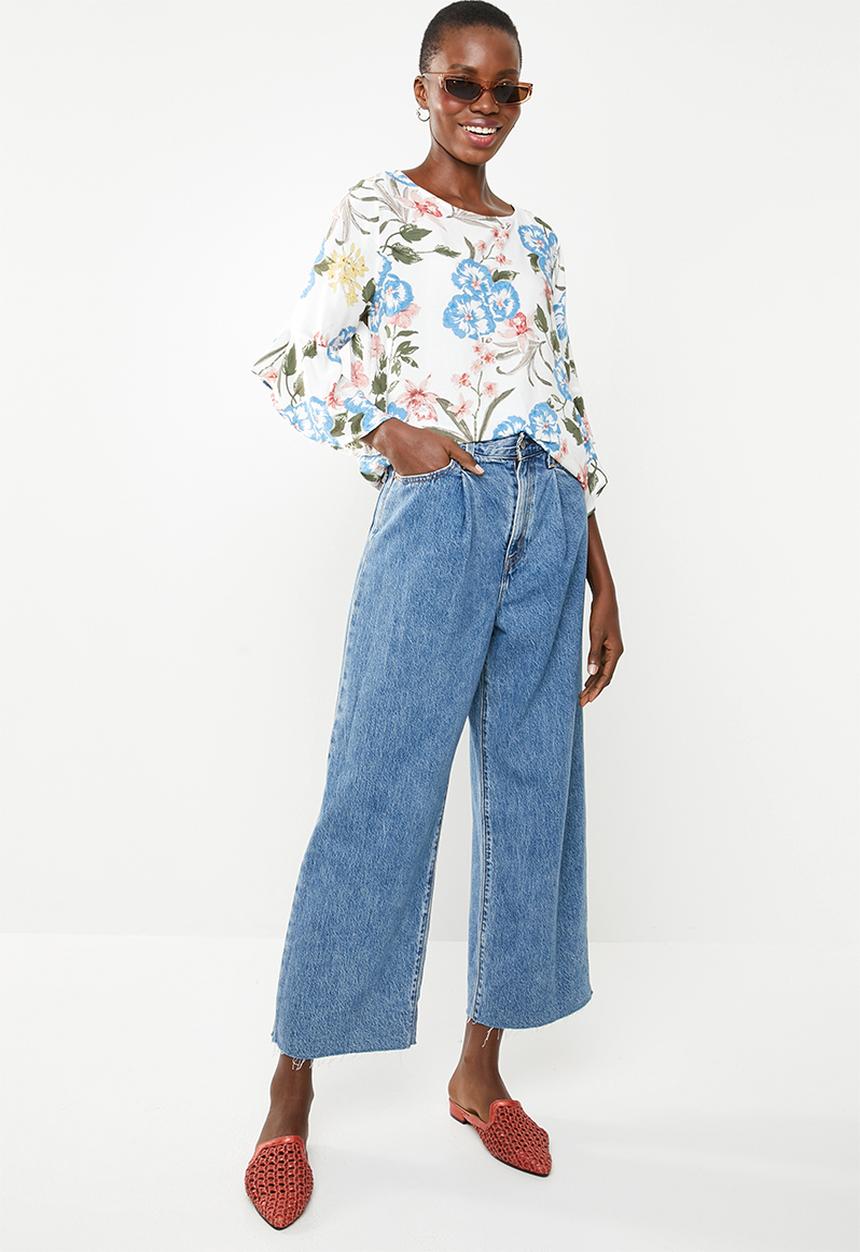 Revenge - Bell sleeve washed floral top - multi
