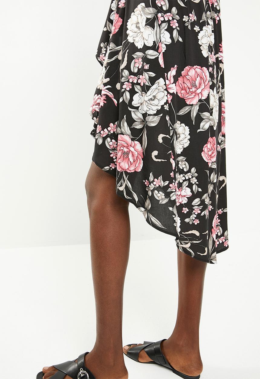 Revenge - Dark floral dip hem top - multi 