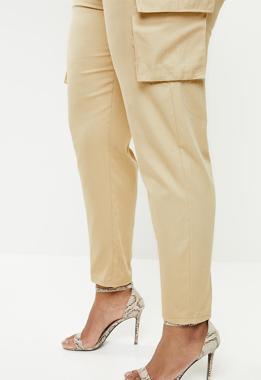 Missguided - Curve straight leg cargo trousers - beige
