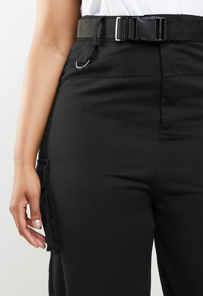 Missguided - Curve seat belt cargo trousers - black