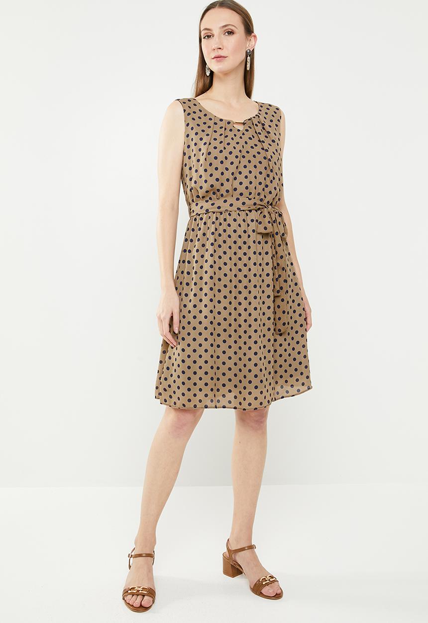 edit - Sleeveless dress with pleats - brown & navy 