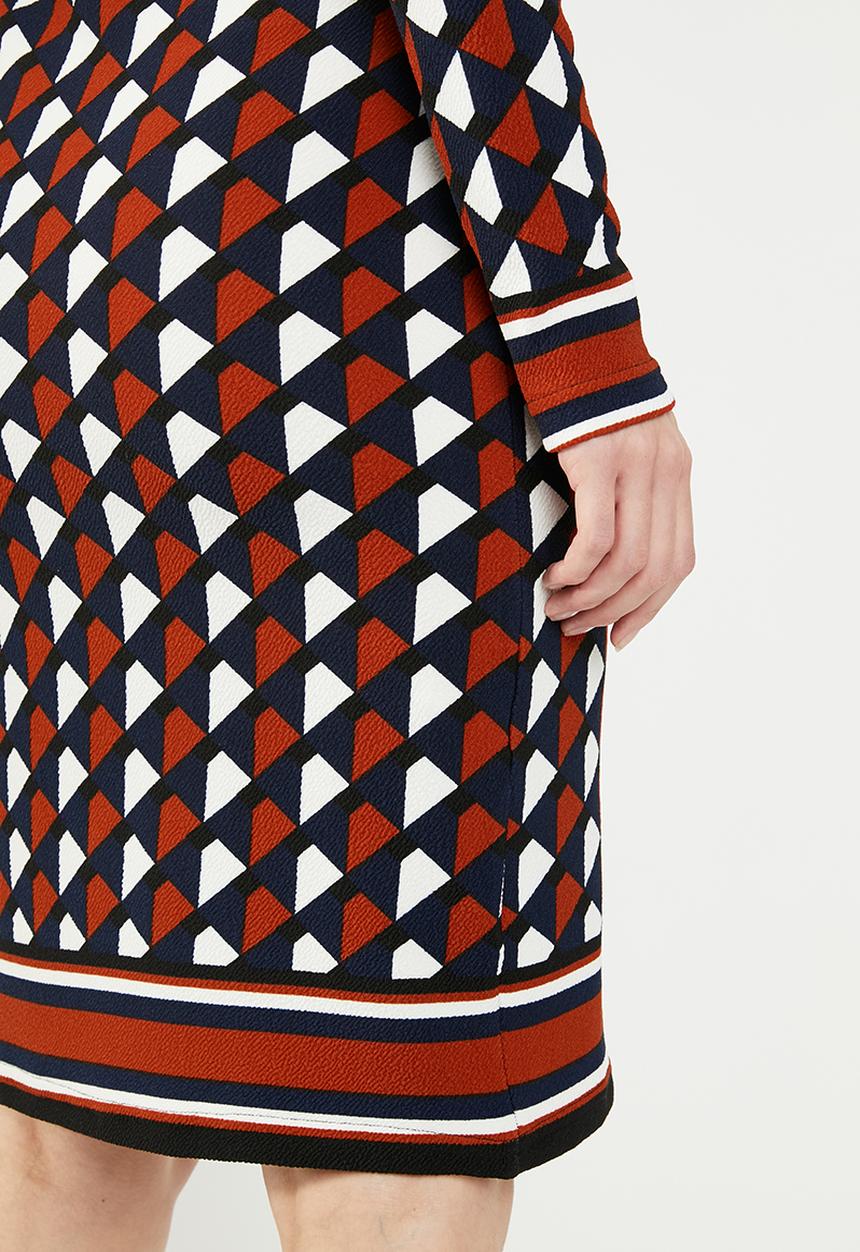 edit - Semi fitted knit dress - multi