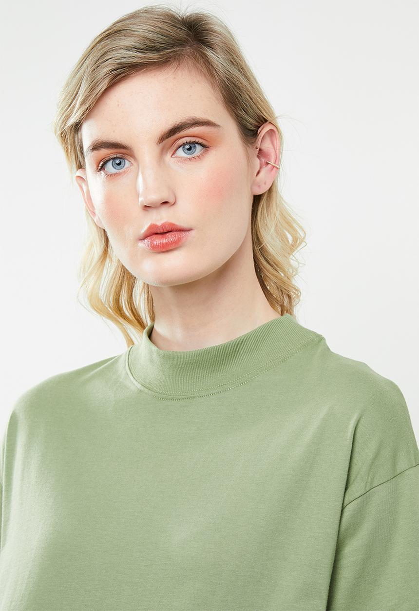 Superbalist - Hi neck grown on sleeve tee - green