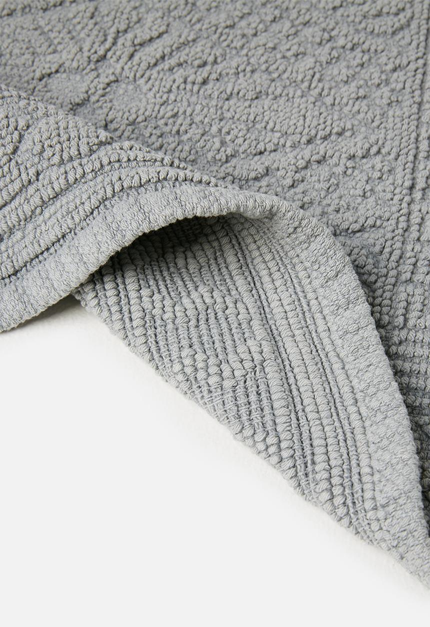 Sixth Floor - Dane woven diamond bath mat - light grey