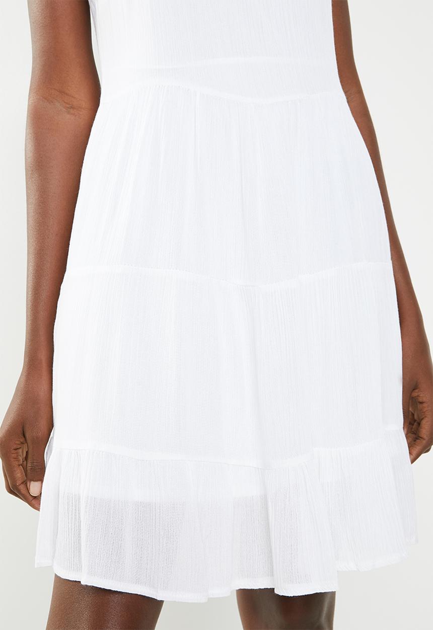 Missguided - Square neck crinkle shift dress - white