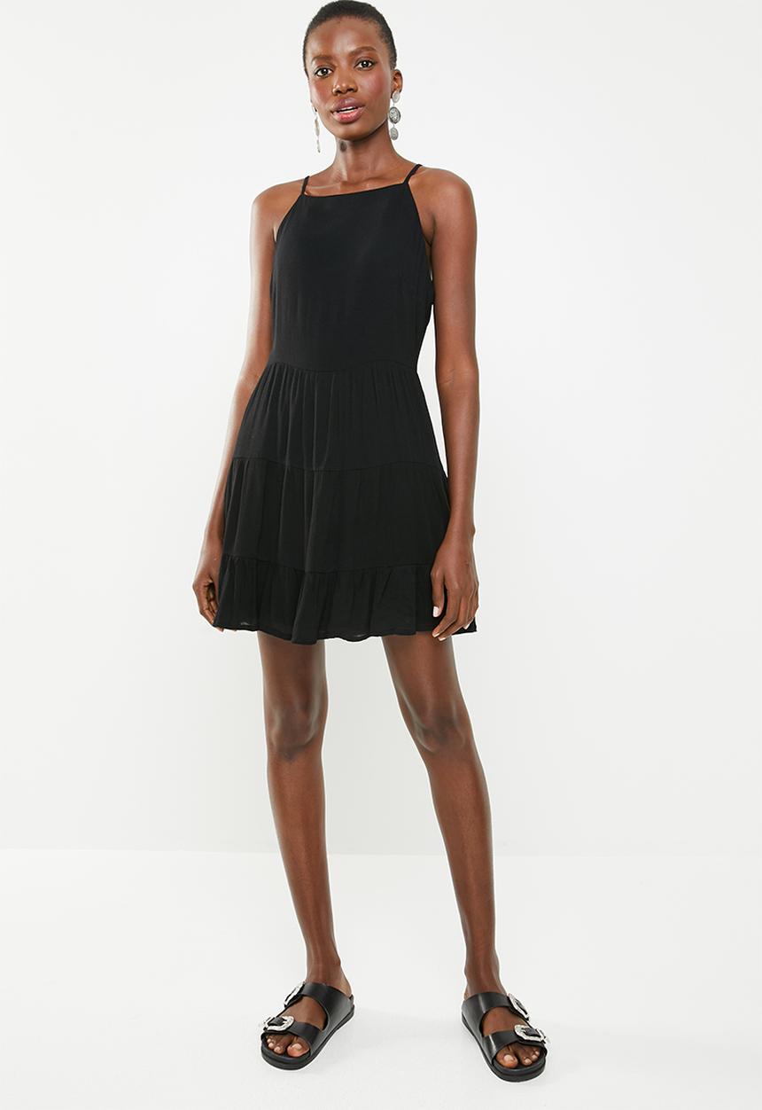 Missguided - Square neck crinkle skater dress - black