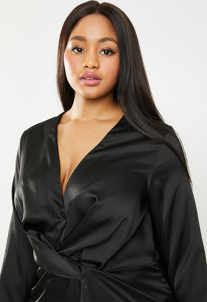 Missguided - Curve satin split maxi dress - black