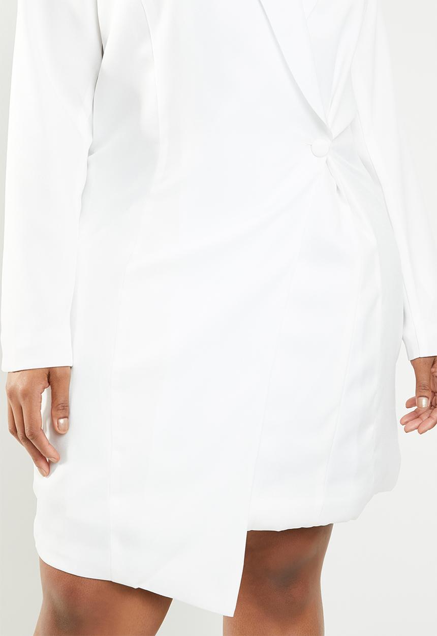 Missguided - Curve asymmetric blazer dress - white