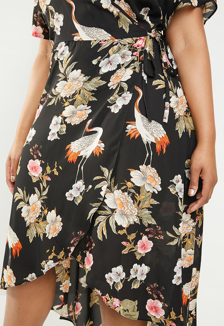 Missguided - Curve wrap floral printed midi dress - black