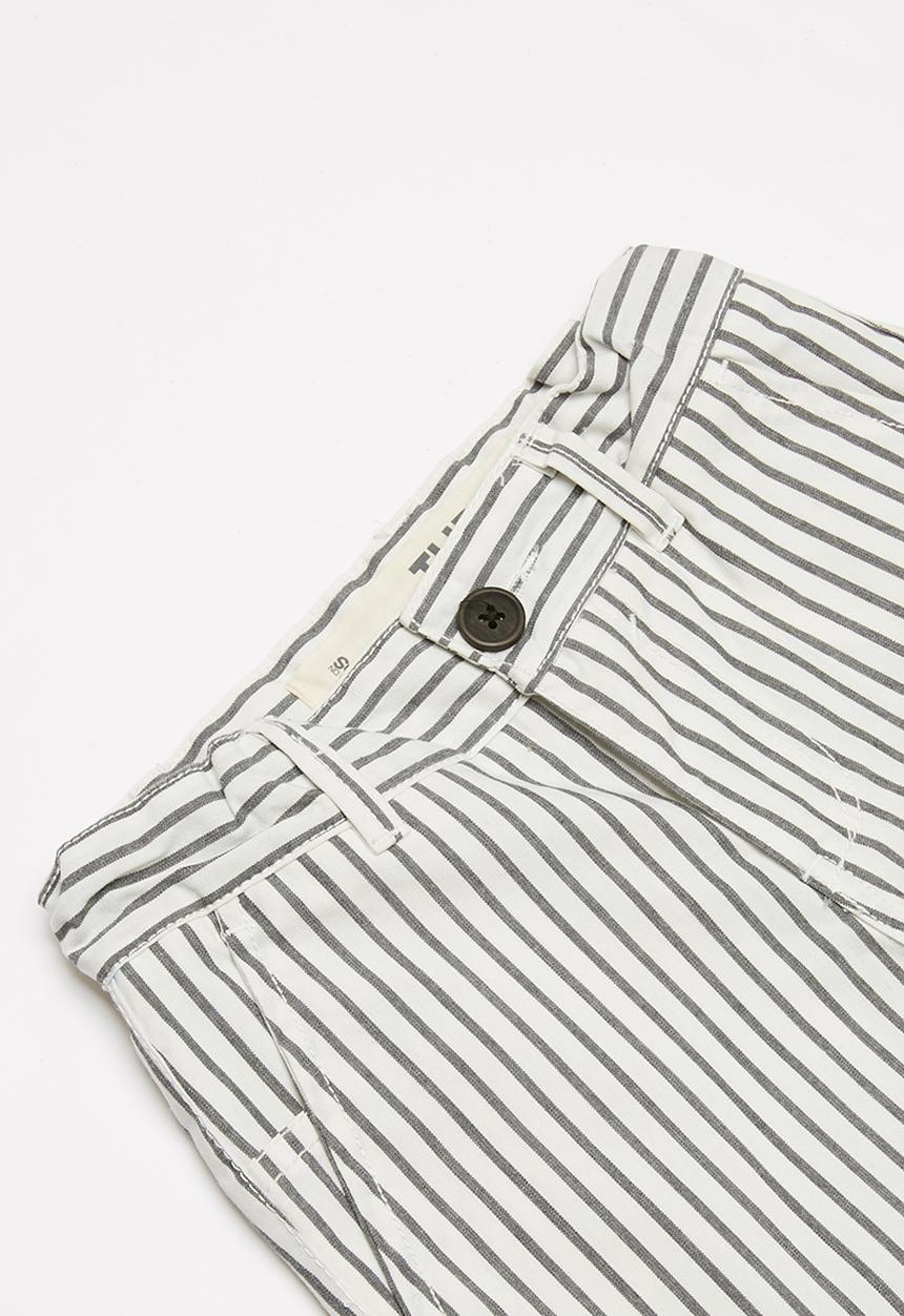 Cotton On - William walk short - black & white 