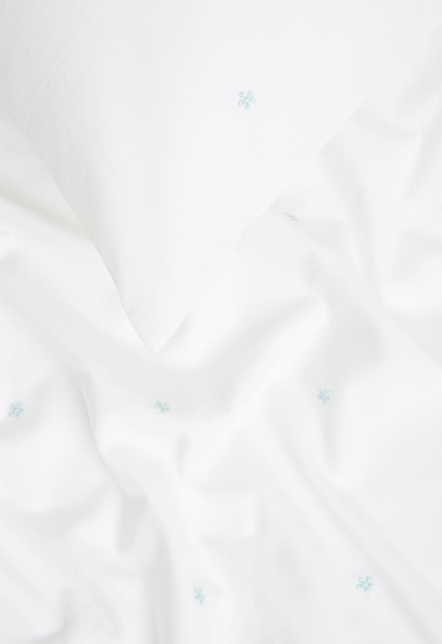 DNU Sheraton - Mia embroidered duvet cover set - white & blue
