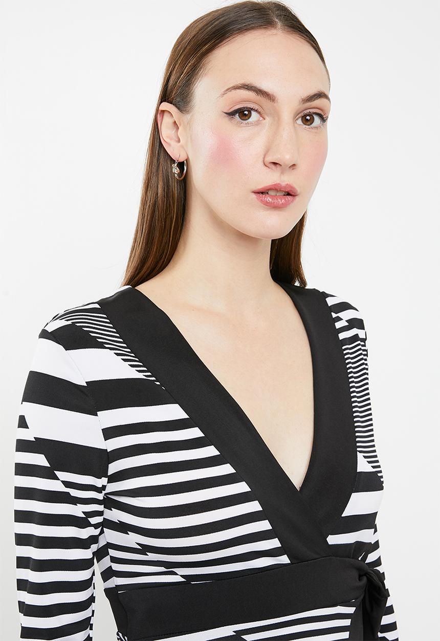 edit - 3/4 Sleeve Wrap Dress - multi