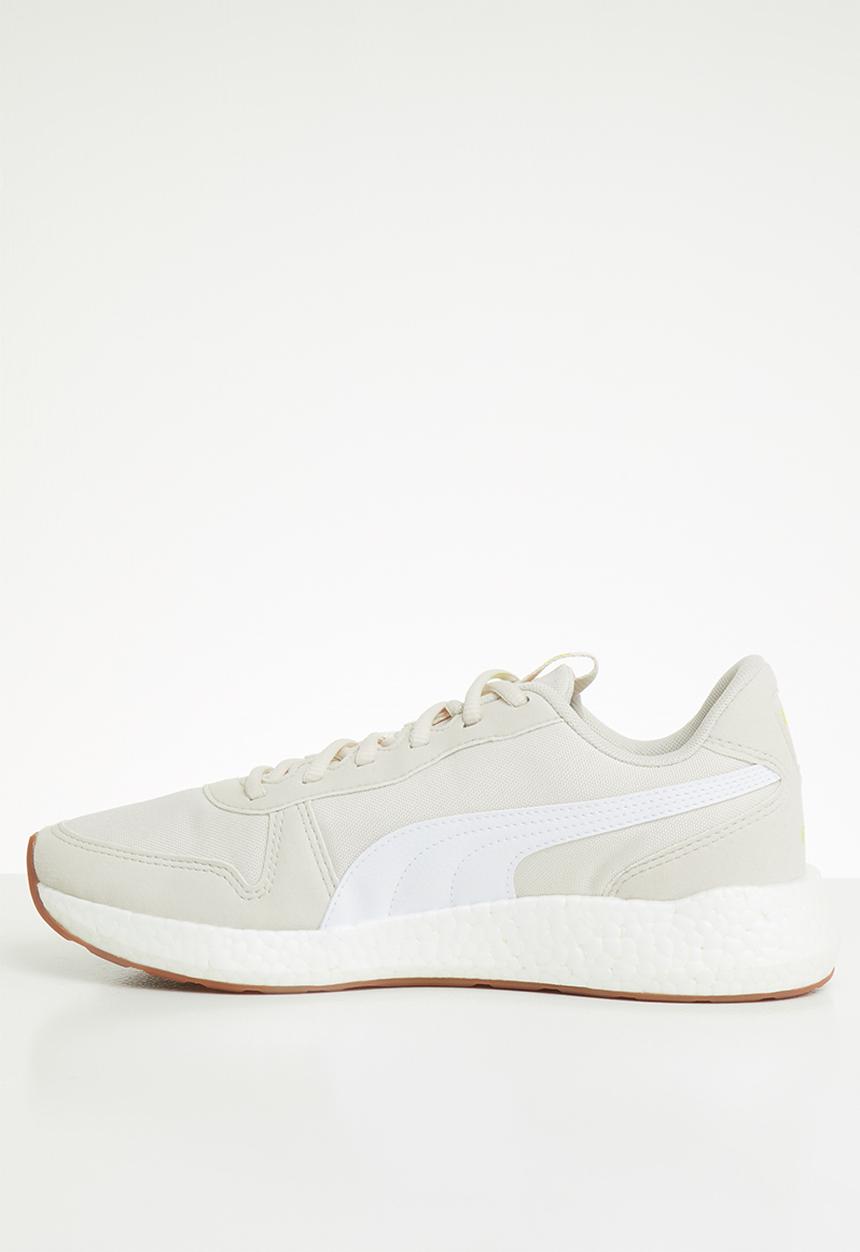 PUMA - Nrgy neko retro wns - pastel parchment & puma white