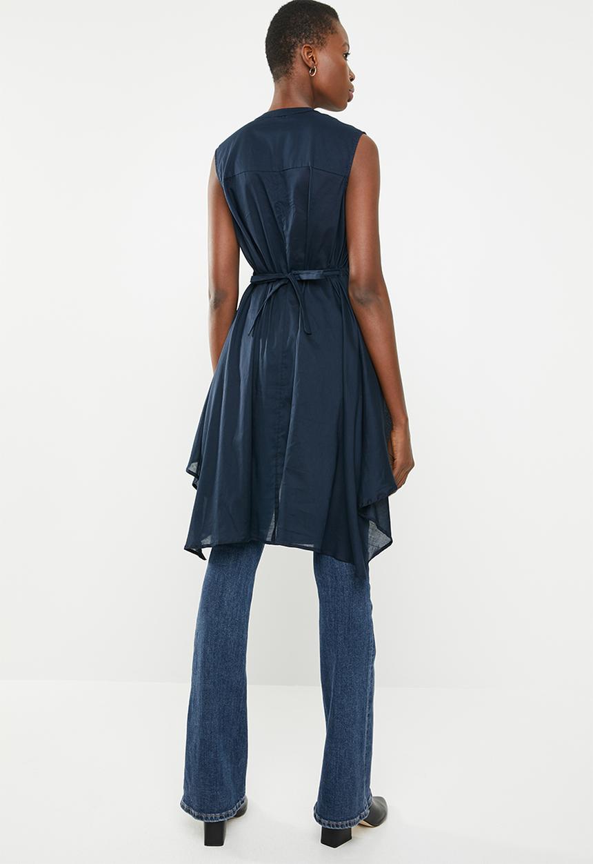 STYLE REPUBLIC - HI-lo volume blouse - navy 
