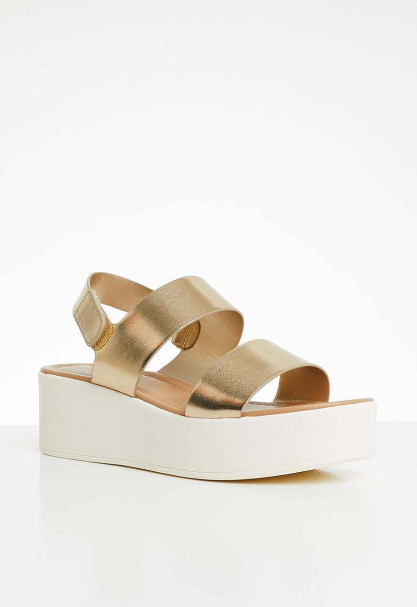 Call It Spring - Faux leather platform sandal - gold