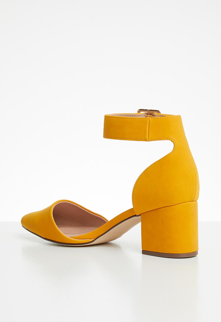 Call It Spring - Ankle strap heel - yellow