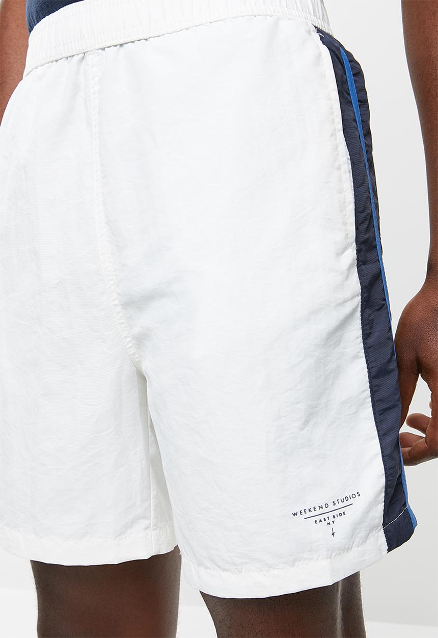 Cotton On - Crossover short - white & navy 