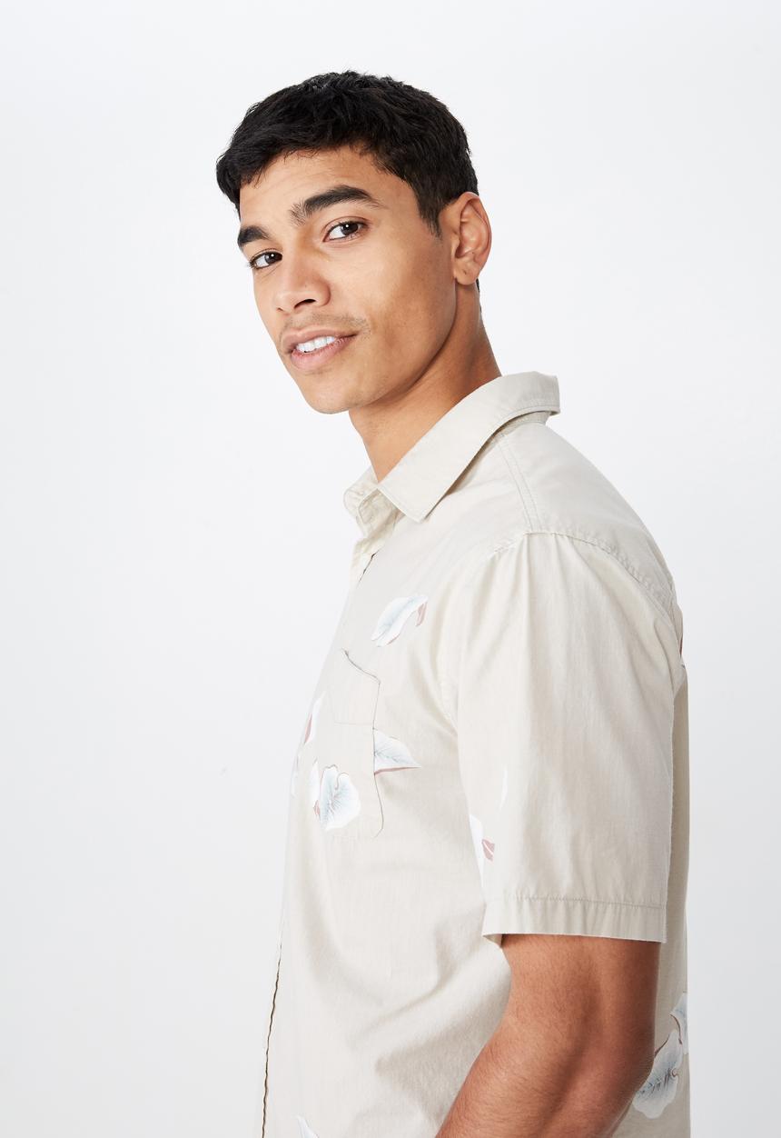 Cotton On - Resort short sleeve shirt - beige 