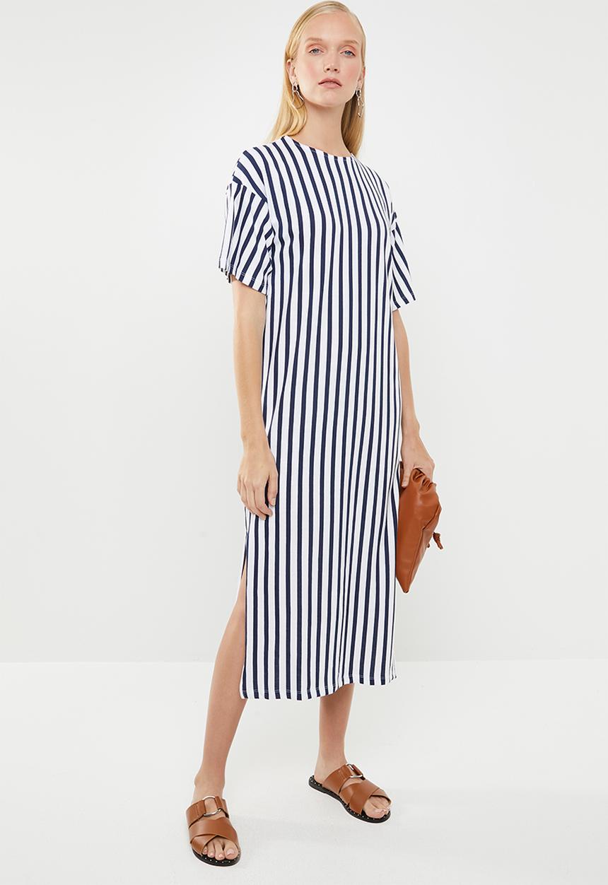 Superbalist - T-shirt dress with boxy sleeve - navy & white