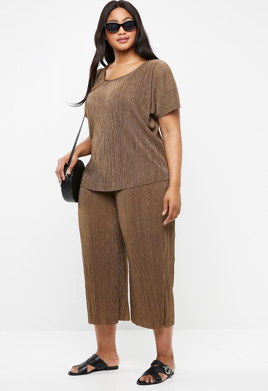Superbalist - Boxy plisse tee - brown