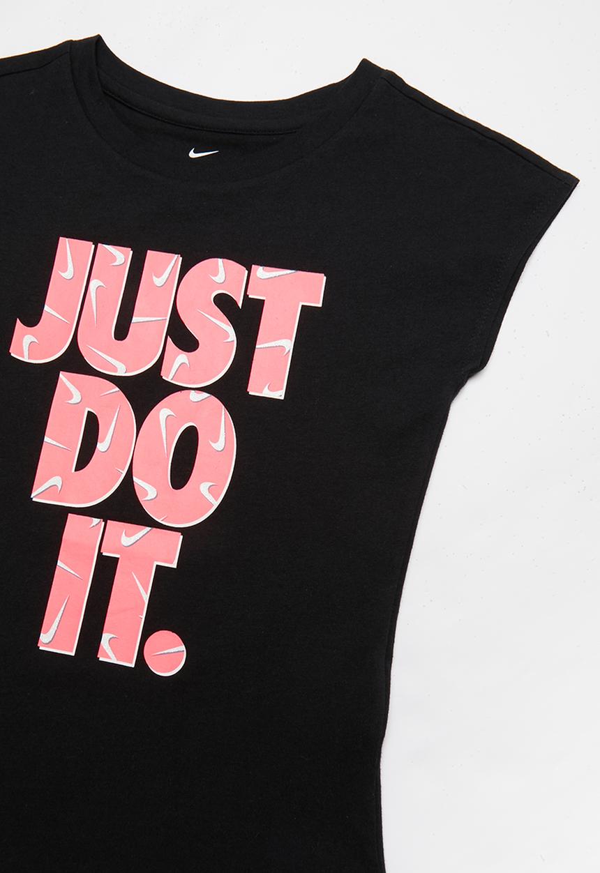 Nike - Swoosh short sleeve tee - black 