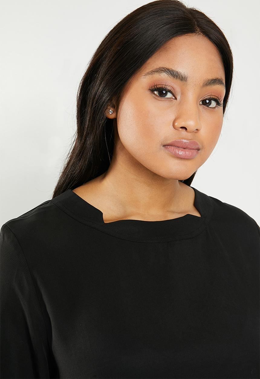 AMANDA LAIRD CHERRY - Plus size neo blouse - black