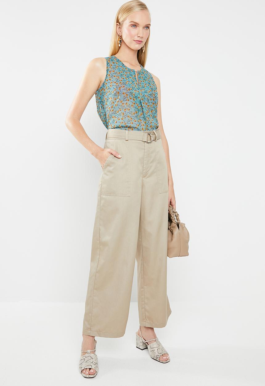Revenge - Floral sleeveless top with front cutout - blue