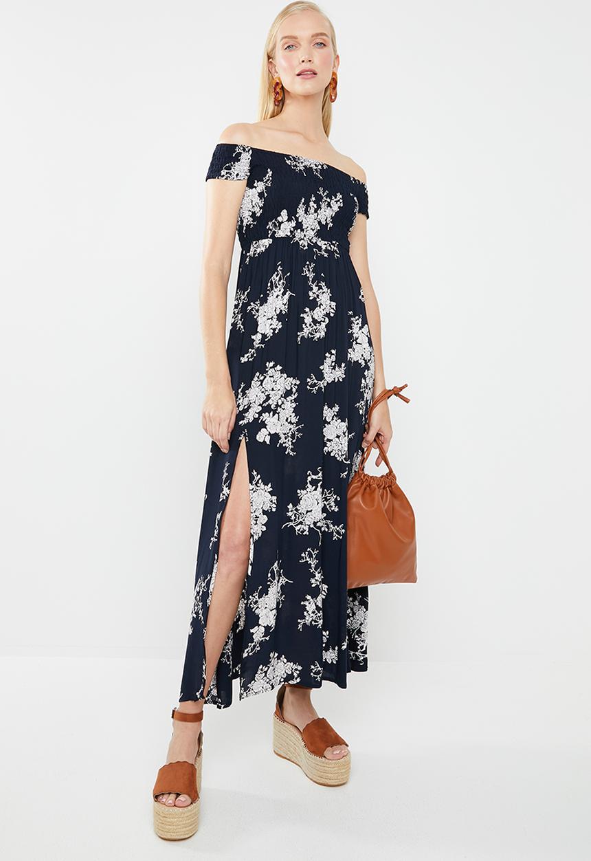 Revenge - Off shoulder maxi with side slit detail - navy & white 