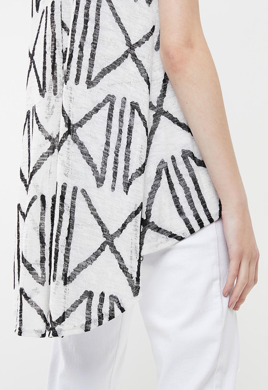 Revenge - Geometric short sleeve top - black & white