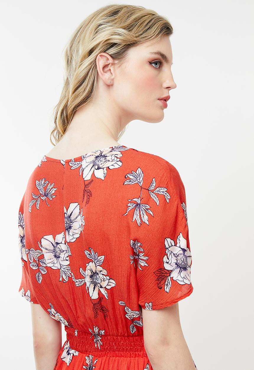 Revenge - V-neck tie waist floral dress - red