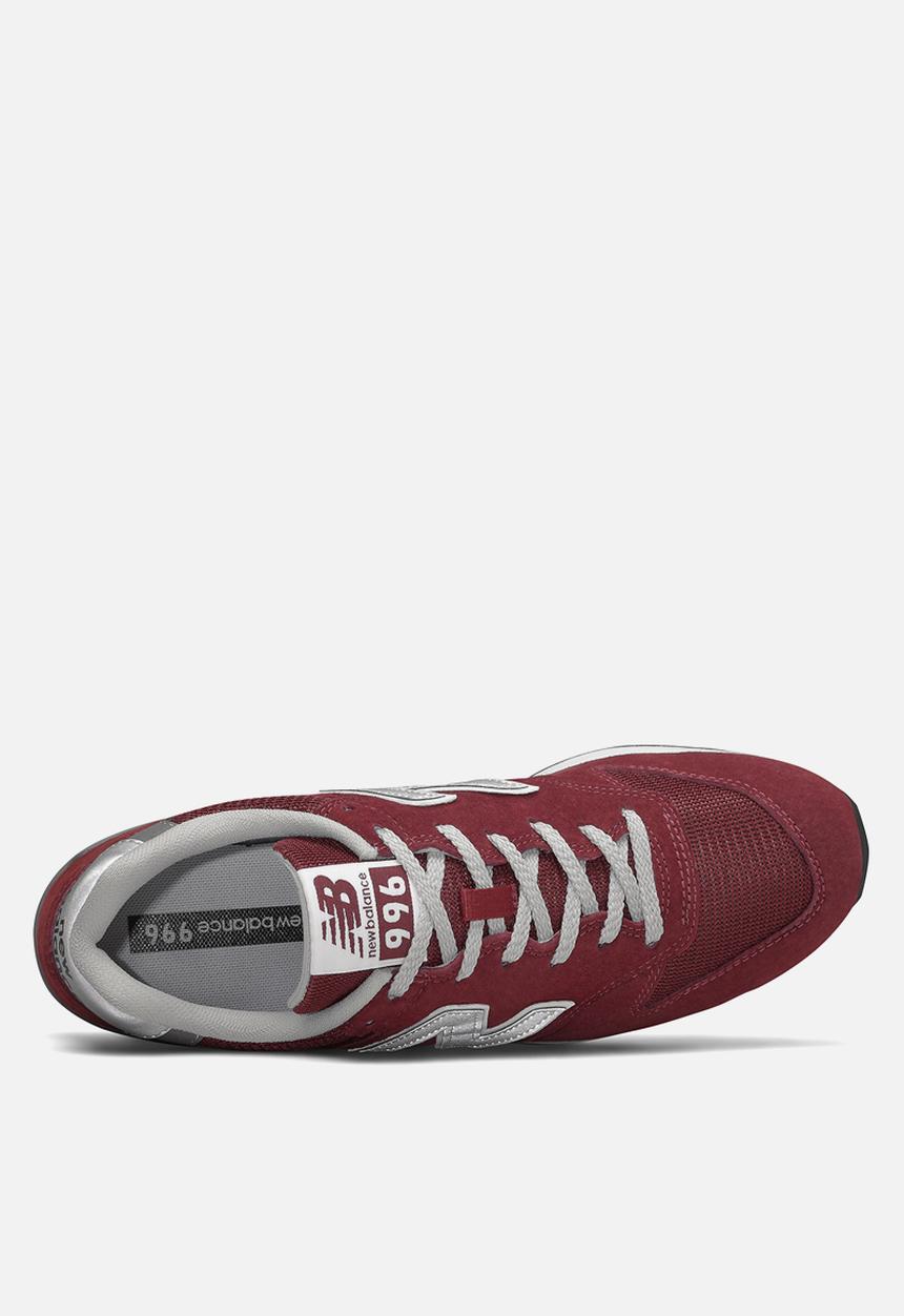 New Balance  - 996 Essentials