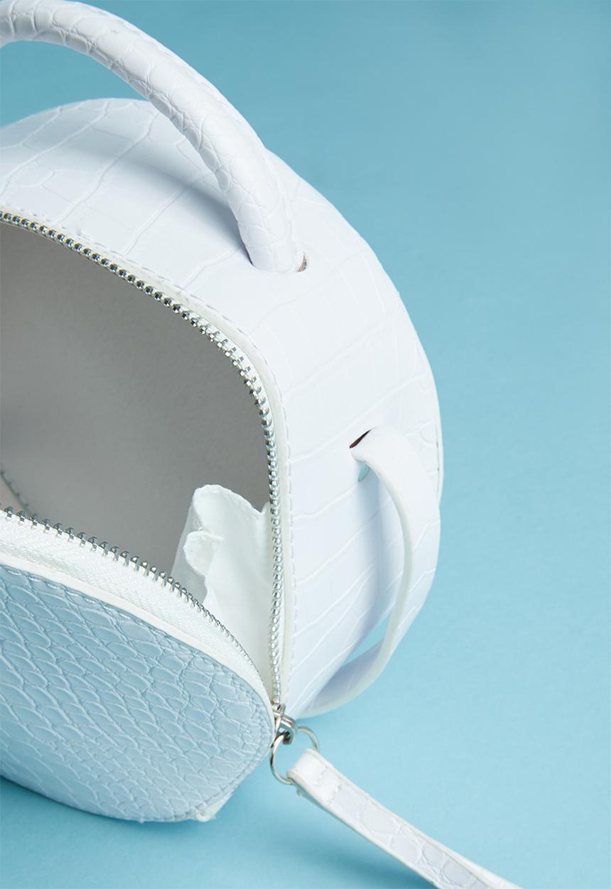 Superbalist - Round croc like bag - white