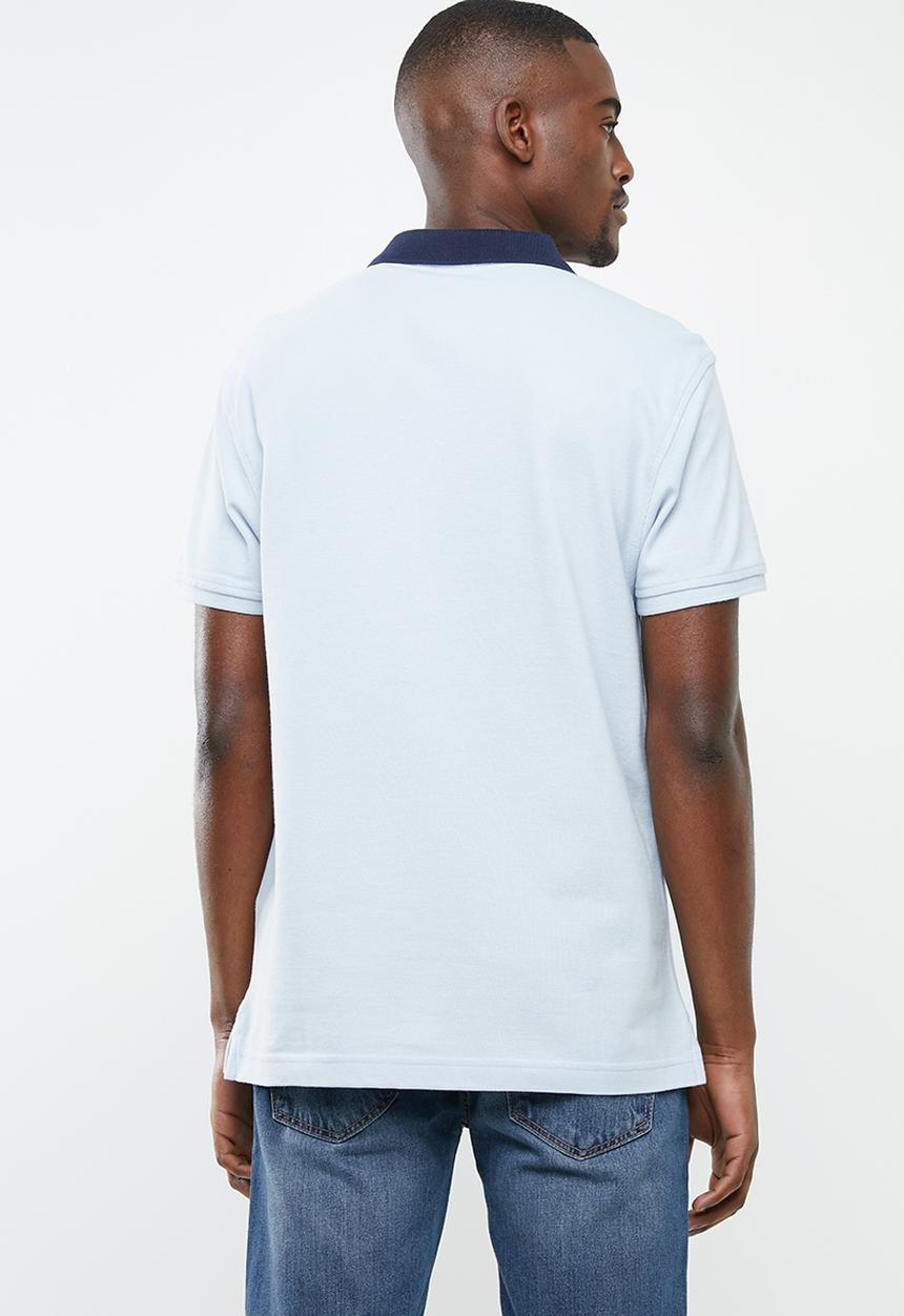 Levi’s® - Standard polo with contrast collar - blue