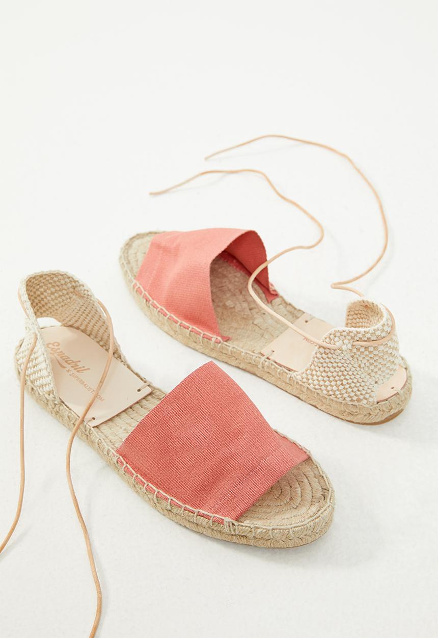 Espadril - Peep toe espadrille w leather cord - coral