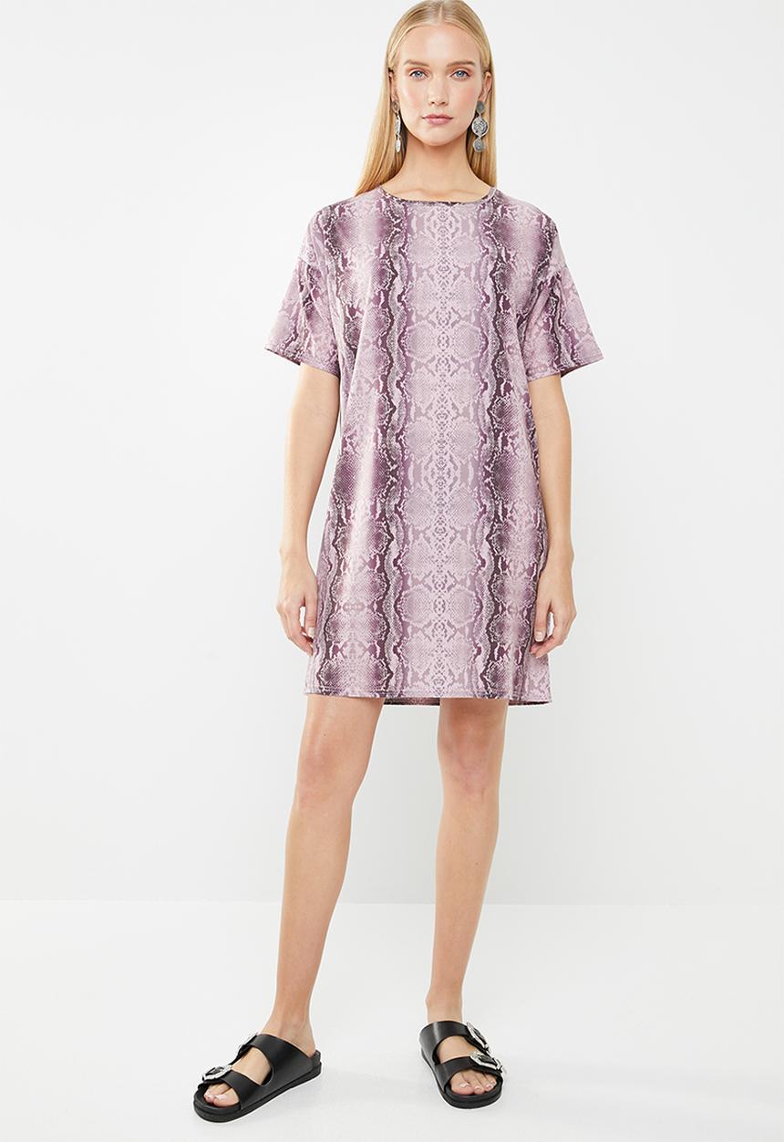 New Look - Snake T-shirt dress - pink