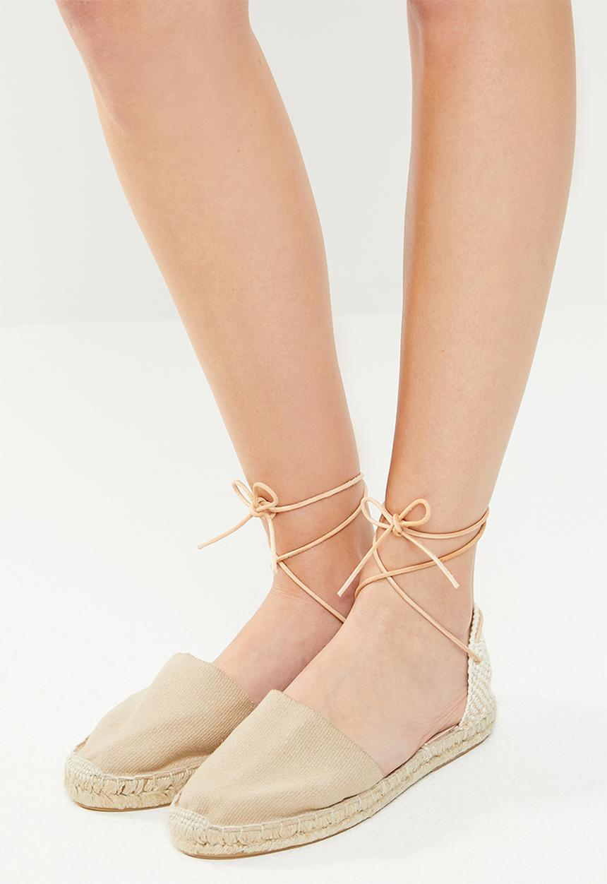 Espadril - Classic espadrille w leather cord - camel