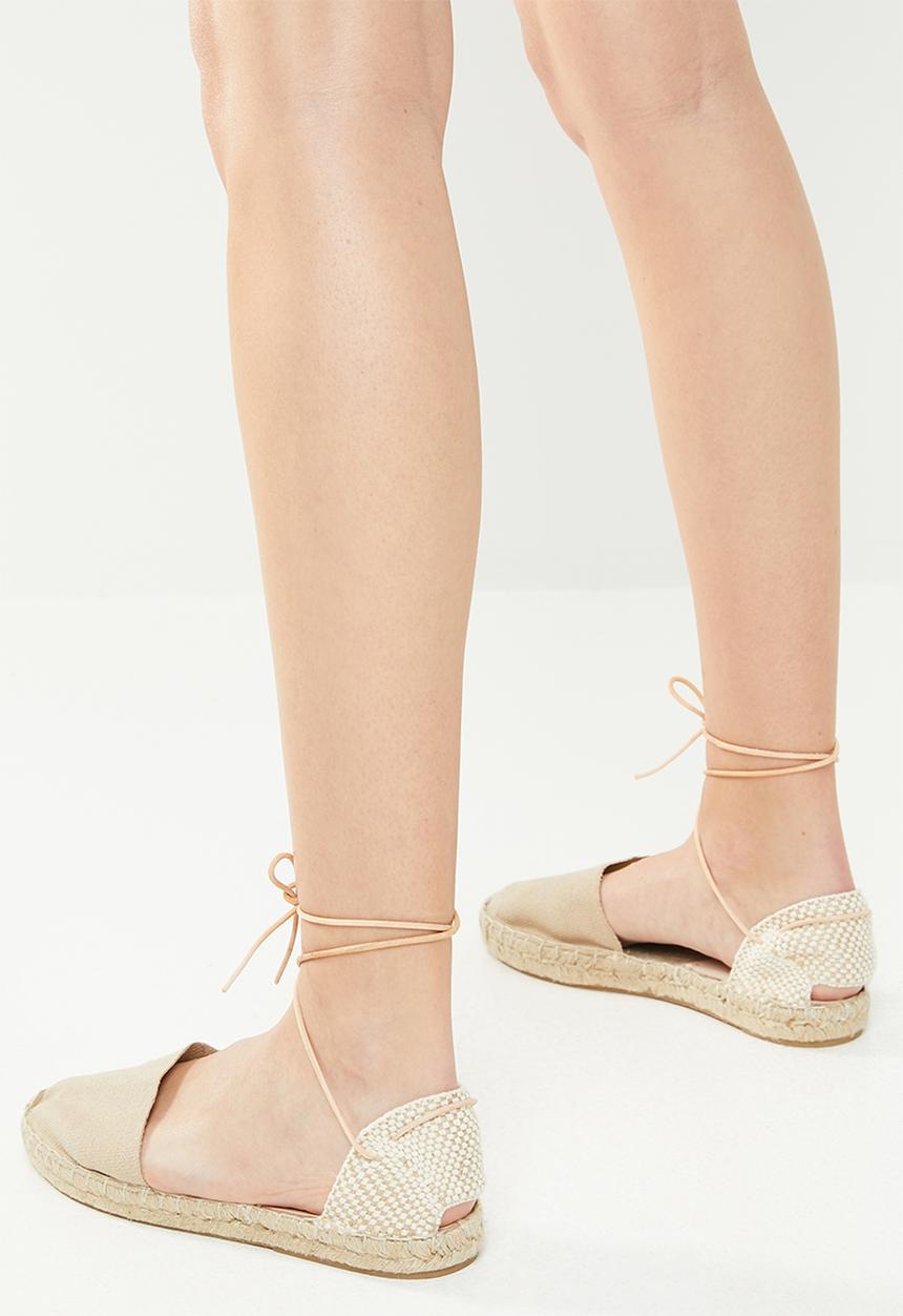 Espadril - Classic espadrille w leather cord - camel