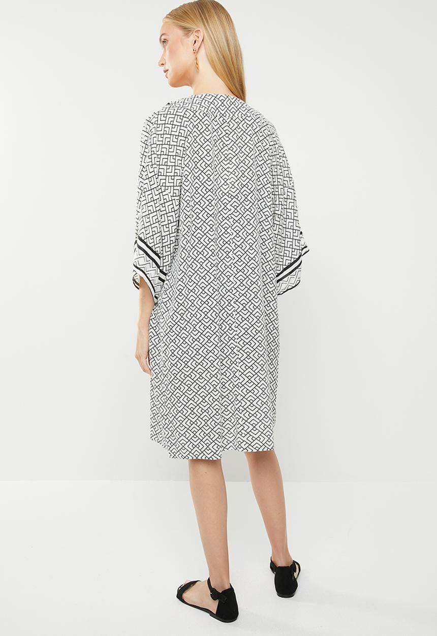 Jacqueline de Yong - Jackie 3/4 length kimono - white
