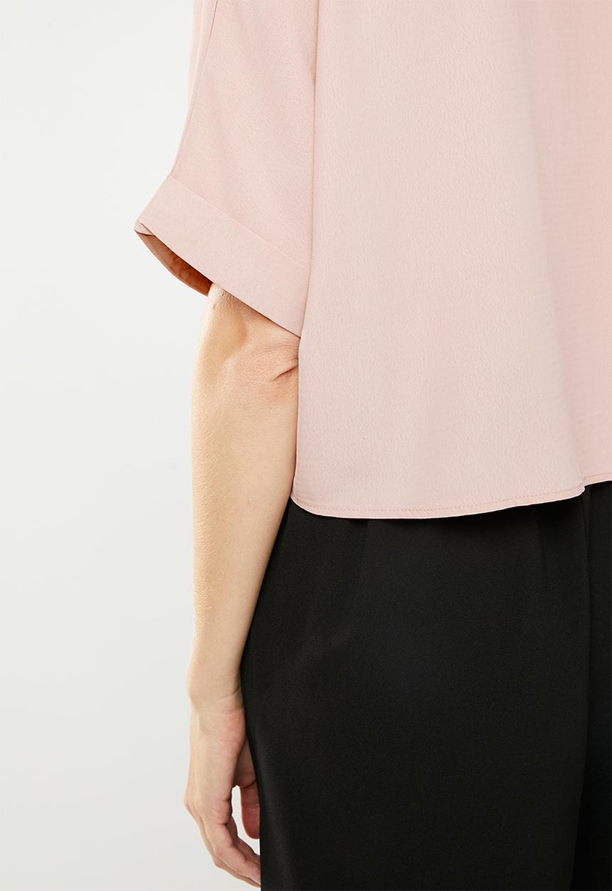 Revenge - Button up shirt with knot front - pink