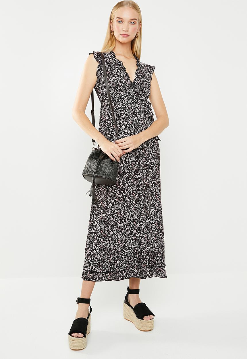 Revenge - V front empire line maxi - black & pink