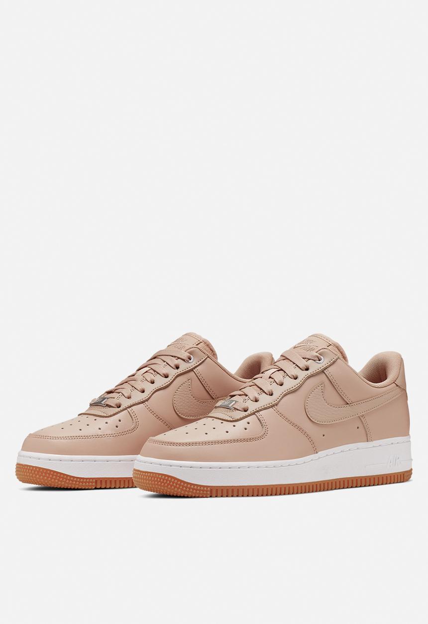 Nike - Air Force 1 '07 - bio beige-metallic silver