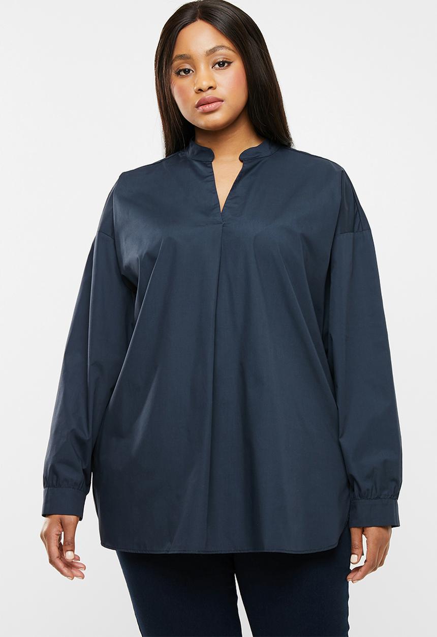 edit Plus - V-neck front pleat shirt - navy