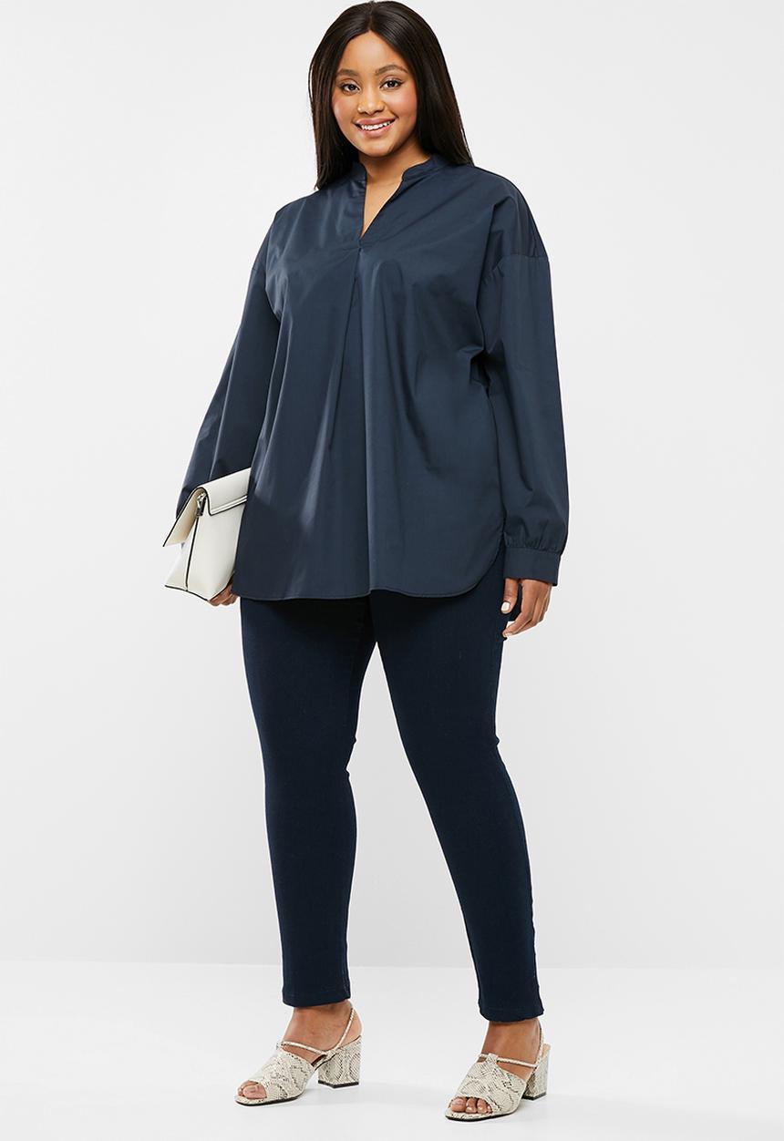 edit Plus - V-neck front pleat shirt - navy
