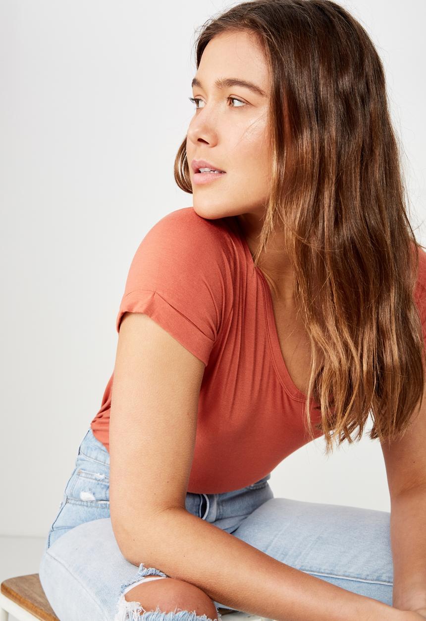 Cotton On - Karly short sleeve v-neck top - orange