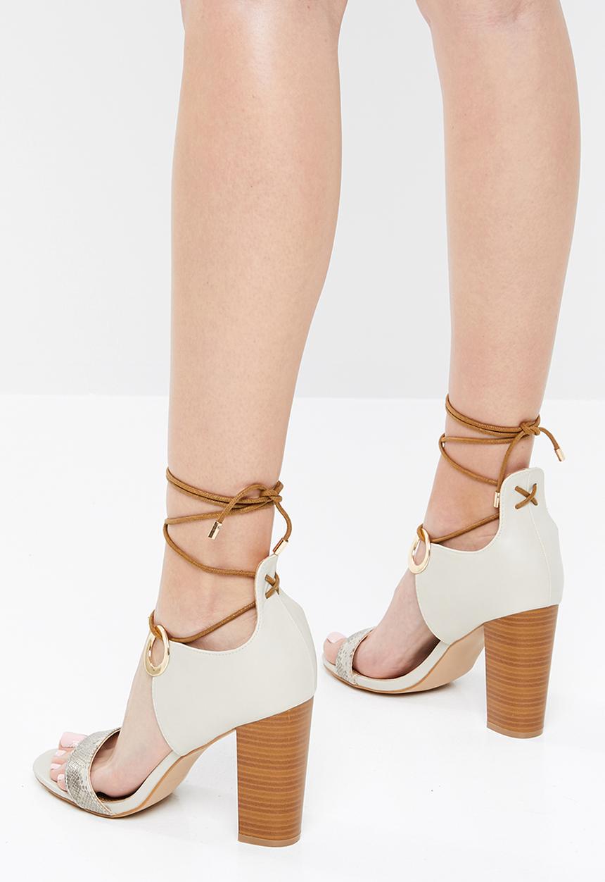Miss Black - Adamina 2 heel - beige