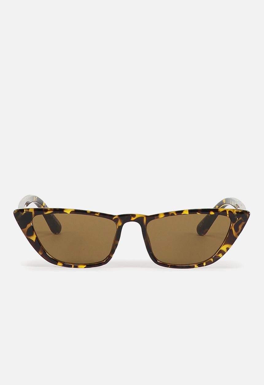 Cotton On - Vienna short frame cat eye sunglasses - brown 
